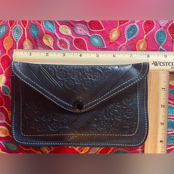 Soft quilted Moroccan black leather wallet. Approximately 8 x 4“. NWOT - Picture 6 of 8